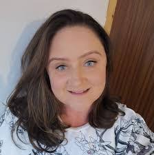 Laura Hargrave's Instagram, Twitter & Facebook