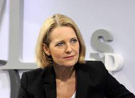 Experiences with burnout) and das glück der unerreichbarkeit (the joy of being unreachable). Miriam Meckel Wikipedia