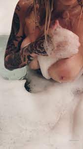 Watch online Victoria Snooks OnlyFans - Wish someone was in here with me on  X-video