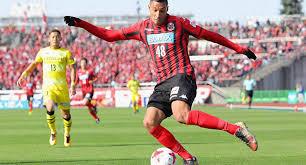 Lukas josef podolski is a german footballer who plays as a forward for arsenal and for the podolski impressed, scoring 10 goals in his first 19 senior appearances. Consadole Sapporo Striker Jay Bothroyd Collapses On Training Pitch Football Tribe Asia