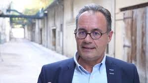 "L’été des quatre rois" : Camille Pascal présente son roman