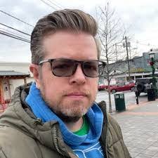 Lori Dewey's Instagram, Twitter & Facebook