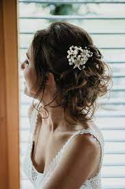 Inspiration Coiffure Florale Mariage Un Mariage A Gruyeres Partie 1 2 Mathilde Anceaume Photographe Detail Mariage Detail Photo De Mariage Boheme Chic Champet Fancy Hairstyles Low Budget Wedding Backless Dress