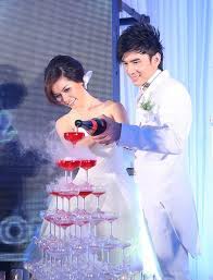 Ca sĩ đan trường, quang hà bị hủy hàng chục show, còn nhiều nghệ sĩ kịch mất hoàn toàn thu nhập từ sàn diễn vì sân khấu đóng cửa. S2iv 0u8vxarnm