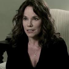 Lorraine Lambert's Instagram, Twitter & Facebook