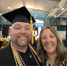 Are there social clubs or groups for people in their 60s to 90s in Illinois?