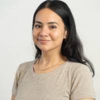 Laura Reith's Instagram, Twitter & Facebook