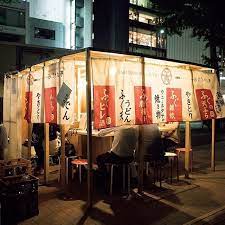 お盆休み真っ只中の人も多いのではvogue japan9月号では変わりつつある賑やかな福岡博多の屋台を特集九州へ訪れる際はぜひ行きたい注目のお店を紹介写真はうどんや天ぷらなどのフグ料理を低価格で味わえるふぐちゃん亭 our latest editorial photography japan