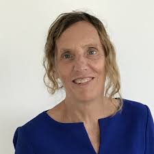 Jennifer Hobart's Instagram, Twitter & Facebook