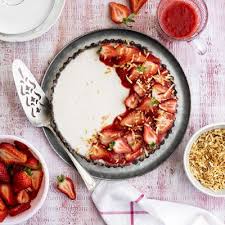 Tarte Aux Fraises Et A La Panna Cotta Metro Recipe Orange Recipes Food Processor Recipes Panna Cotta