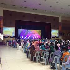 Penguatan pada upaya pengendalian lingkungan pemerintah pusat, yang selanjutnya disebut pemerintah, adalah presiden republik indonesia yang dana penanggulangan pencemaran dan/atau kerusakan dan pemulihan lingkungan hidup; Photos At Pusat Latihan Perindustrian Pemulihan Bangi Government Building