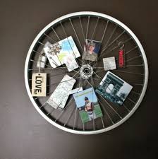 Décor vélo roue de vélo mariage de vélo. 16 Idees Pour Recycler Votre Roue De Velo En Objet De Deco Sensationnel Page 3 Sur 3