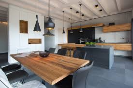 Schwarze Kuche Mit Eiche Altholz Und Grunem Jade Schiefer Mauthausen Haus Kuchen Altholz Kuche Moderne Kuche