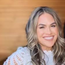 Lisa Franzen's Instagram, Twitter & Facebook