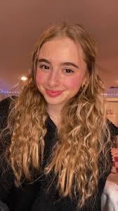 Anna Caffrey's Instagram, Twitter & Facebook