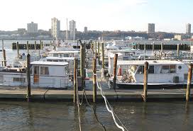 The problem could be with the radios/antenna in his pc, not the that'll give you coverage of the boat. Everything You Need To Know About Houseboat Living In Nyc From Finding A Boat To Securing A Slip 6sqft