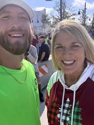 Photos of your friends and family at the St. Cloud Christmas Parade! 🧑‍🎄  🌲 ❄️ ⛄️
