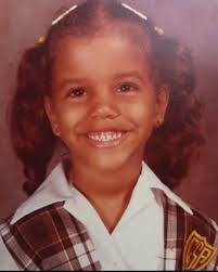 tbt mi foto favorita de Kinder. 🥲👶🏾 No sabría por dónde empezar a  contarle a esa Eyra de 6 años, todooo lo que viviría, todo lo que  sobrellevaría y lo afortunada que