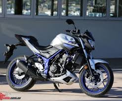 Preferred the smooth throttle of the mt03 (although that could be altered on the cb300). Review 2016 Yamaha Mt 03 Bike Review