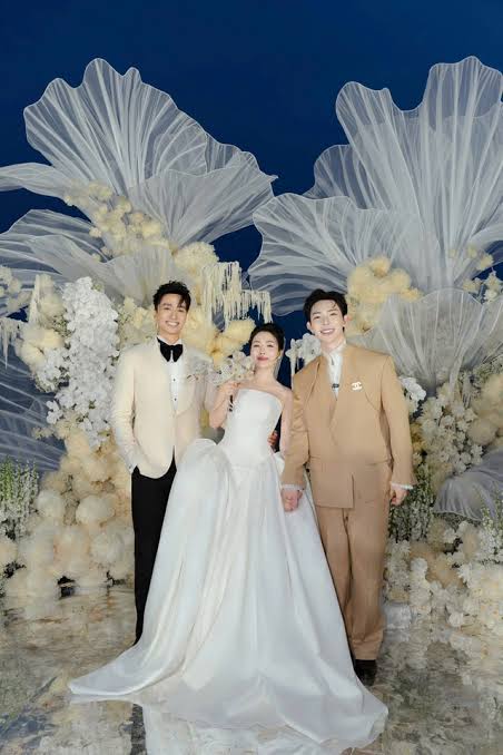 MV "Váy Cưới" sử dụng nhiều khoảnh khắc trong hôn lễ của Viên Vibi và Lưu Khánh Linh, góp phần lan tỏa thông điệp về tình yêu và hôn nhân.