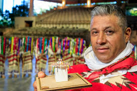 En cada pieza, un pedacito de México. 😍 La creación de Abel Ávalos,  inspirada en la Danza de los Viejitos, nos recuerda que el arte popular  mantiene vivas nuestras tradiciones. Una joya