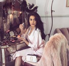 فيديو فاطمة المؤمن تعطل المرور بمظاهرة في عيد الحب وتقدم هدايا للمارة. ØµÙˆØ± ÙØ§Ø·Ù…Ù‡ Ø§Ù„Ù…Ø¤Ù…Ù† 2019 Ø£ÙˆØ±Ø§Ù‚