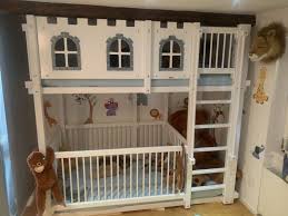 Das mitwachsende hochbett aus gesundem massivholz ist unser meistverkauftes kinderbett. Hochbett Mit Babybett Oli Niki