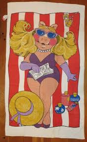rare vintage 1980 muppets miss piggy sunbathing large beach towel かわいい 待ち受け アメキャラ かわいい