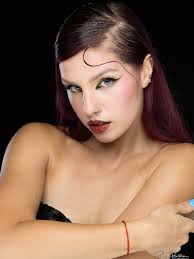 This shoot was supposed to be just full body posed dance…but her HMU was so  good we have to include some tighter headshots as well! .. Dancer:  @kramar_a08 MUA: @juliet.iskiv Hairstylist: @ilonayaroshenko . . . . . #