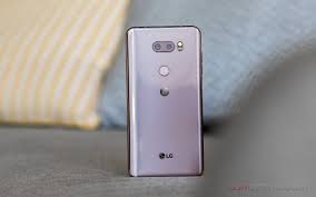 In addition to the standard v30, there will also be a v30+, which will come with 128 gb of internal storage (rather than 64 gb). Unlocked Lg V30 Finally Becomes Available In The Us Yours For 819 99 Gsmarena Com News