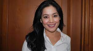 Lulu tobing dikabarkan telah bertunangan dengan cucu taipan kapal, bani maulana. Lulu Tobing Gugat Cerai Karena Anak Ini Kata Pengacara Showbiz Liputan6 Com