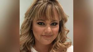 Amber Knox's Instagram, Twitter & Facebook