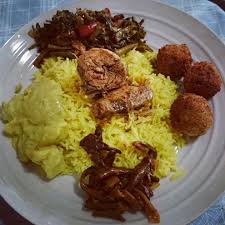 Typical Sri Lankan Yellow Rice Meal With Curry Chicken Cutlets Kangkung Potato Curry Brinjal Everyday Food Sri Lankan Recipes Food