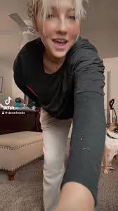 Dana Rhoads's Instagram, Twitter & Facebook