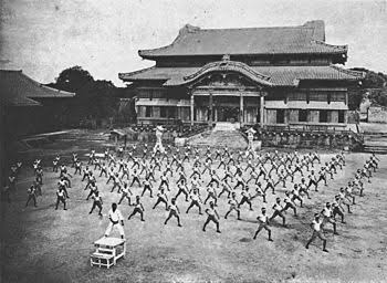 Resultado de imagen para fotos antiguas del karate islas Ryukyu"