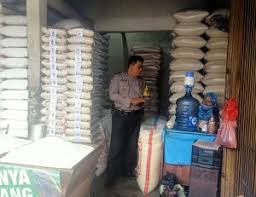 Check spelling or type a new query. Bhabinkamtibmas Polsek Cipondoh Laksanakan Pengecekan Toko Beras Di Kel Sudimara Pinang Polres Metro Tangerang Kota