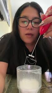 Capuchino con un mini batidor 💝 #diciembre #capuchino #tiempolibrepar...