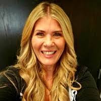 Amanda Zenner's Instagram, Twitter & Facebook