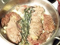 Rezept Kurzgebratenes Entrecote Mit Rosmarin Und Knoblauch Rezept Fleisch Gerichte Entrecote Lebensmittel Essen