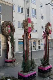 Pin Von Petra Hub Auf Weihnachtsdeko In 2020 Blickfang Blumenladen Blumen