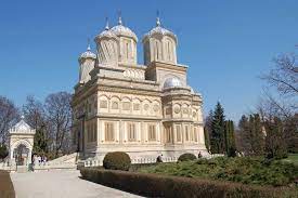 Pagina vremea curtea de arges va prezinta temperatura curenta, umiditate, presiune atmosferica, viteza vantului, directia vantului, conditiile atmosferice pentru curtea de arges sau o localitate din imediata apropiere curtea de arges (temperatura maxima a zile) (temperatura minima a zile). Manastirea Curtea De Arges Transfagarasan Informatii Si Galerie Imagini Hoteluri In Apropiere