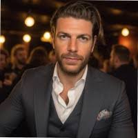 Lyndon Barker's Instagram, Twitter & Facebook