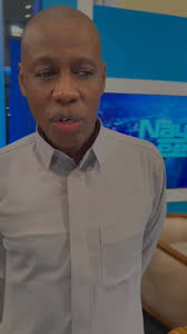 🥇Monsieur Bara Mbengue, professeur de lettres, histoire et géographie au  Collège d'Enseignement Moyen de Louga, est le lauréat de la 3ᵉ édition du  Grand Prix du Chef de l'État pour l'Enseignant. |