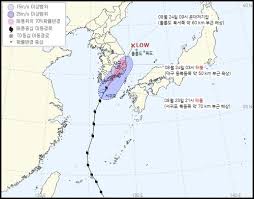 Mature tropical cyclone)의 한 종류로, 중심 부근의 최대 풍속이 17.2 m/s 이상의 강한 폭풍우를 동반하고 있는 국지적 기상 현상을 말한다. Xy5qq63td7f0rm