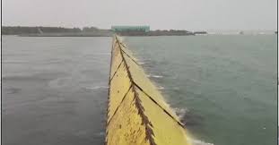 Una tromba d'aria si è abbattuta alle 2 di notte, lunedì 31 maggio, sulla zona,. Maltempo Tromba D Aria A Sottomarina Di Chioggia E In Maremma Danni Crolla Ponte Nel Frusinate Rai News