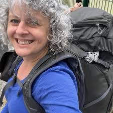 Leslie Beattie's Instagram, Twitter & Facebook