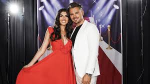 Burada eski sevgilisiyle aynı evde kalan haller'in koç ile problem yaşadığı iddiası bild başta olmak. Sommerhaus Der Stars 2019 Das Sind Johannes Haller Und Yeliz Koc Promiplanet