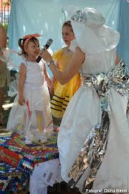 Poti uita de contractele greoaie pe care trebuia sa le completezi si sa le semnezi. Costume Eco Prezentate De Copii Galerie Foto Observatorul De Nord