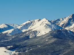 Determine how to choose a snow plow with this guide. Lift Tickets Snow Com