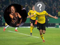 Achraf hakimi fifa 20 • weak foot upgrades prices and rating. Hiba Abouk Bvb Spielerfrau Zeigt Sich Fast Hullenlos Auf Instagram Promi Tv